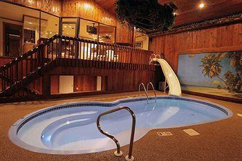Sybaris Pool Suites Mequon Brown Deer Exterior photo